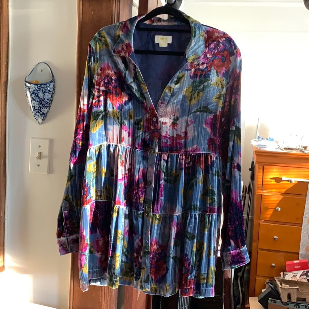 Maeve Velvet button down. Size medium